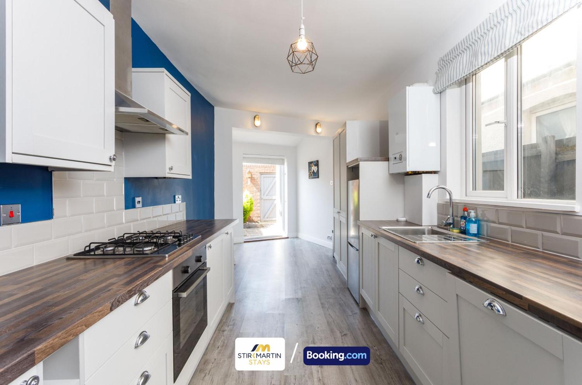 Comfy 3Bed House By Stirkmartin Stays Short Lets & Serviced Accommodation Cardiff With Free Parking & 8Mins To City Centre Екстер'єр фото