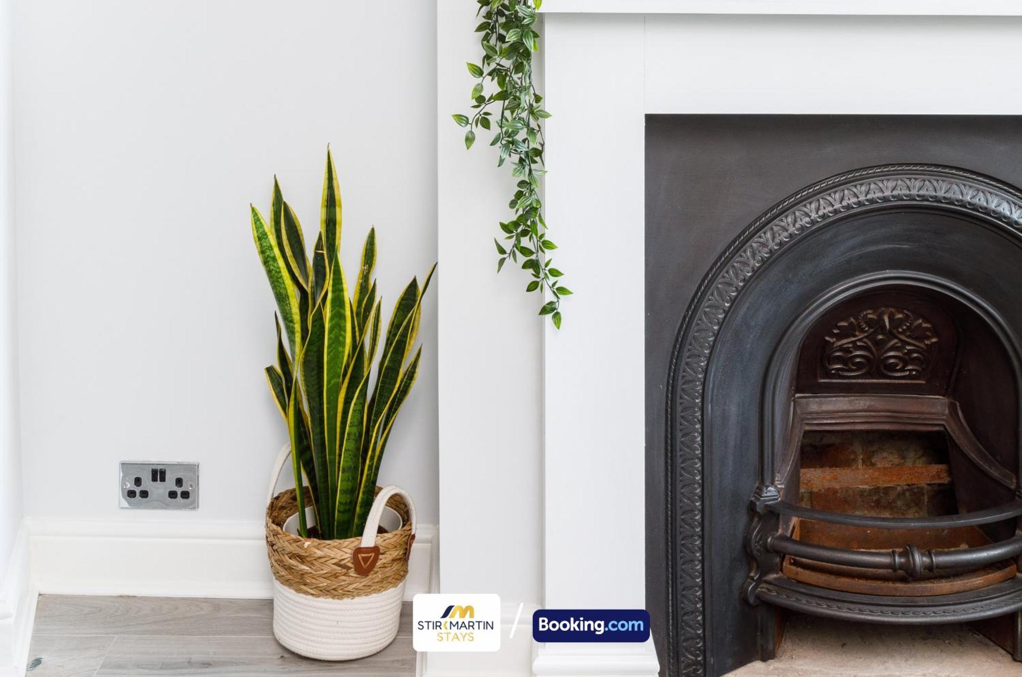Comfy 3Bed House By Stirkmartin Stays Short Lets & Serviced Accommodation Cardiff With Free Parking & 8Mins To City Centre Екстер'єр фото