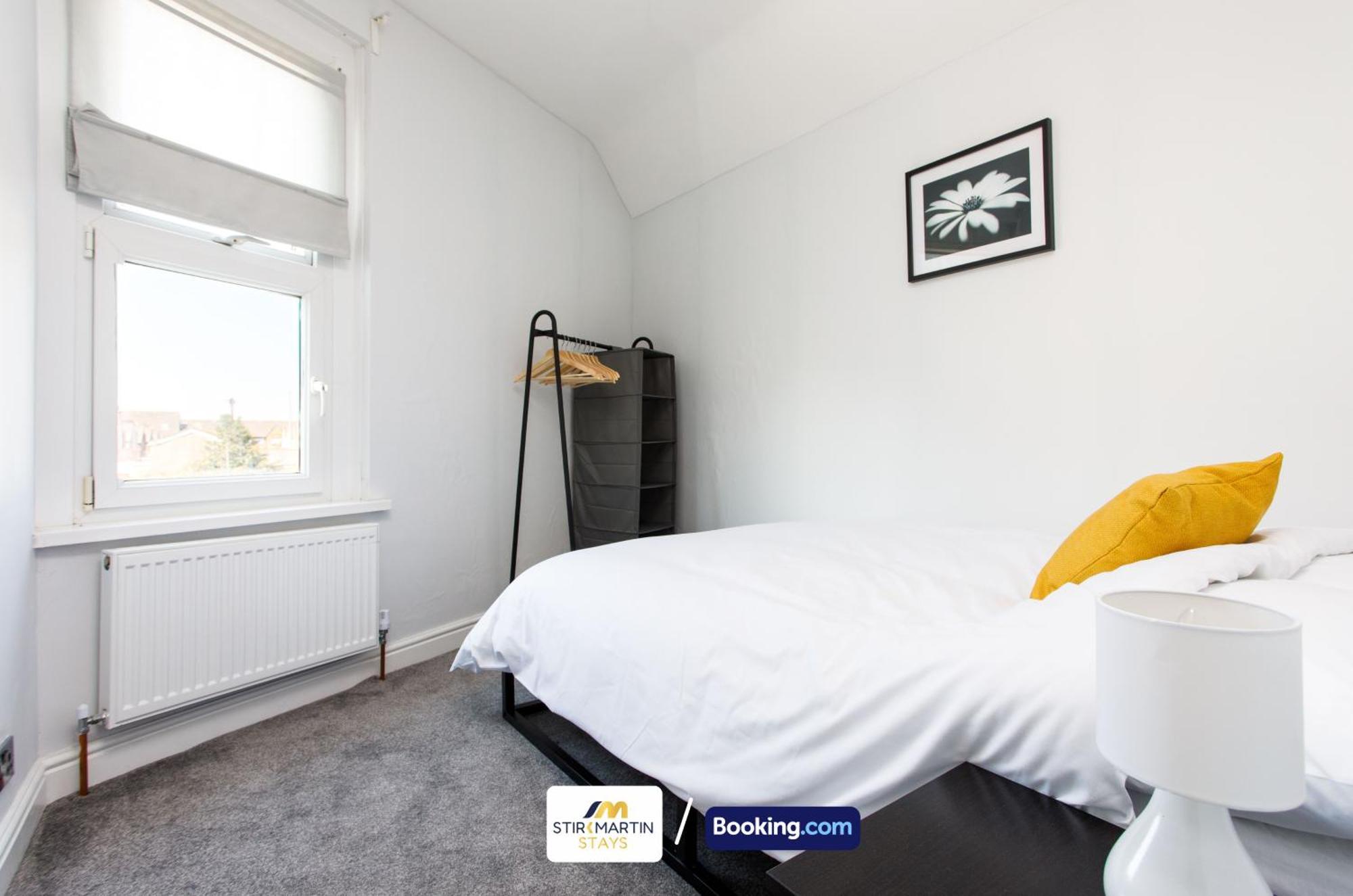 Comfy 3Bed House By Stirkmartin Stays Short Lets & Serviced Accommodation Cardiff With Free Parking & 8Mins To City Centre Екстер'єр фото