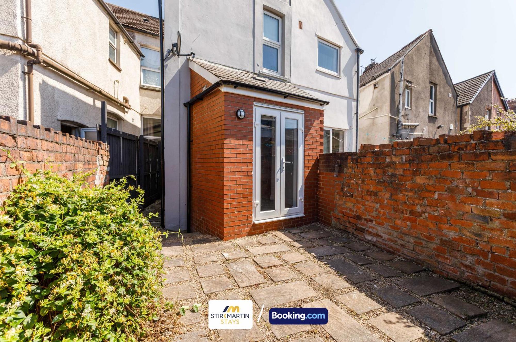 Comfy 3Bed House By Stirkmartin Stays Short Lets & Serviced Accommodation Cardiff With Free Parking & 8Mins To City Centre Екстер'єр фото