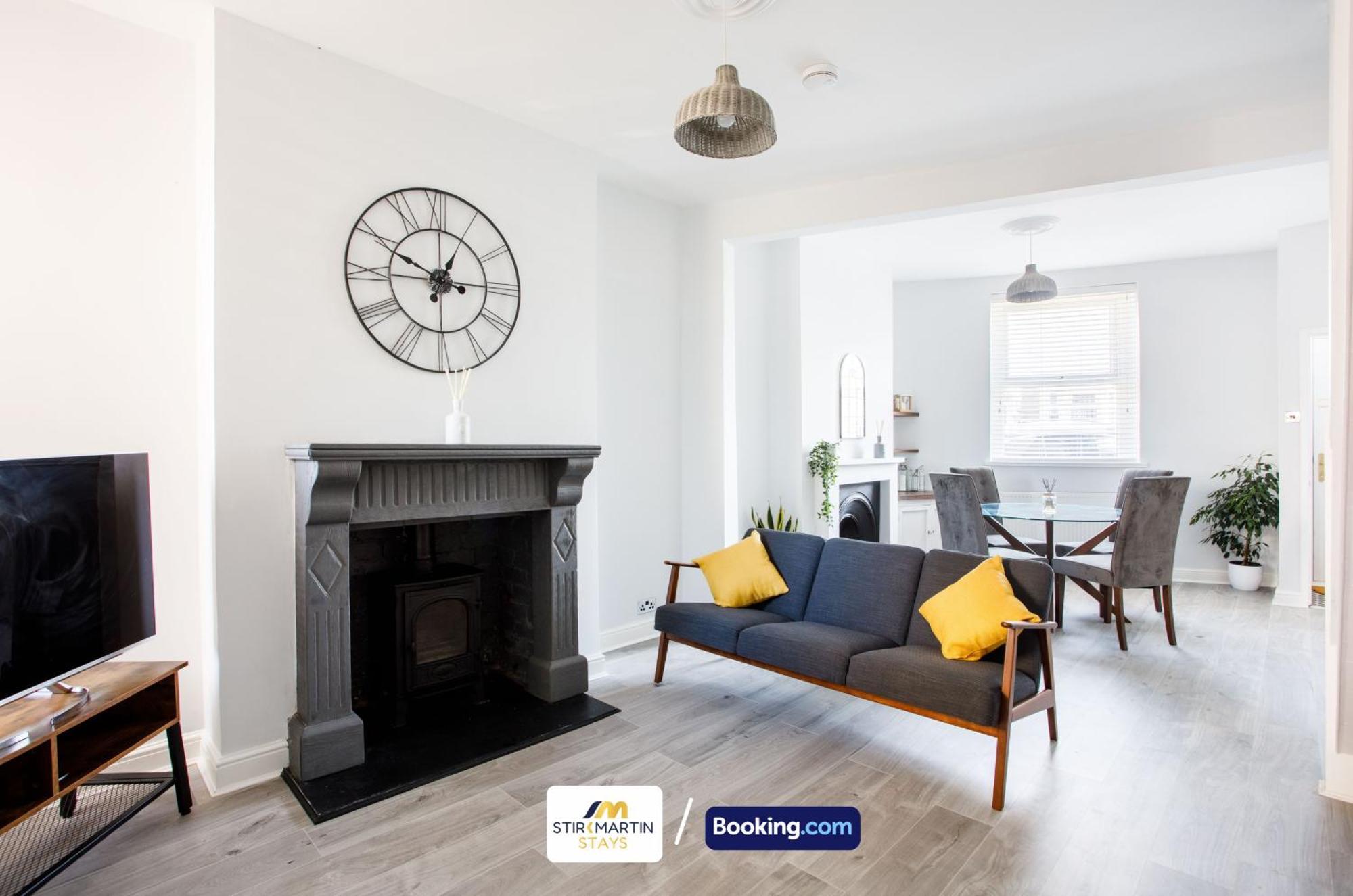 Comfy 3Bed House By Stirkmartin Stays Short Lets & Serviced Accommodation Cardiff With Free Parking & 8Mins To City Centre Екстер'єр фото